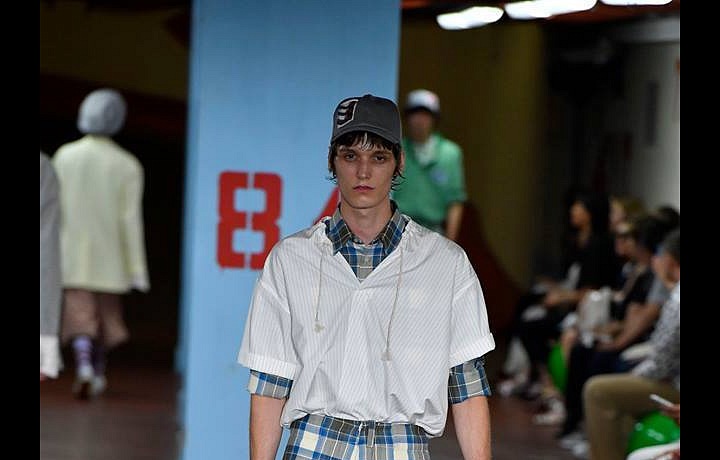 Kolekci dominují vzory a barvy