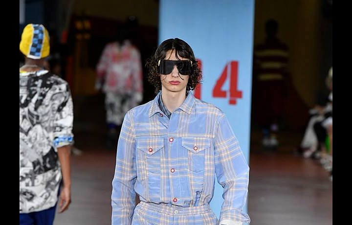 Kolekci dominují vzory a barvy