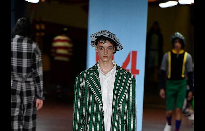 Kolekci dominují vzory a barvy