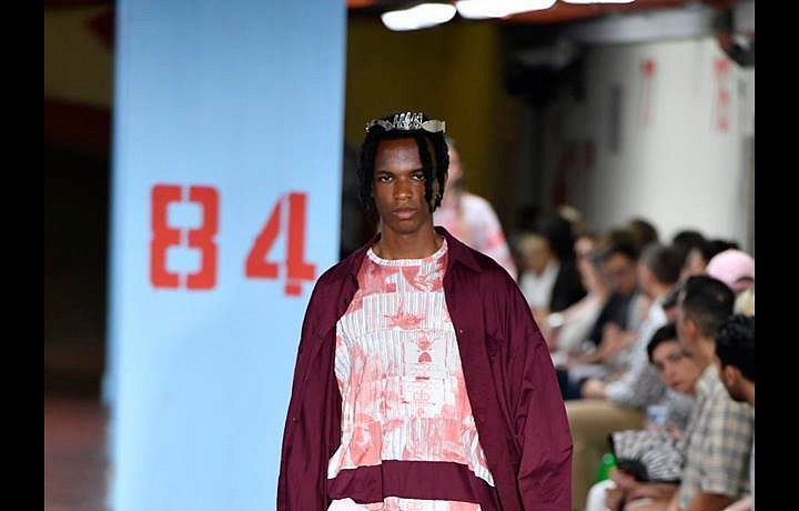 Abstraktní kresby německého umělce Floriana Hetze