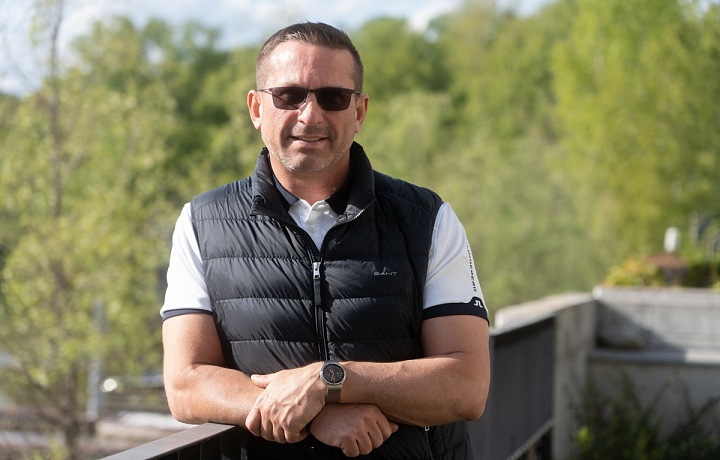 Jiří Vacek je i autorem vlastní terapeutické metody, kterou nazval "soucitné dotazování".