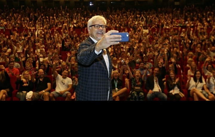 Tim Robbins uvedl v sobotu večer film Vykoupení z věznice Shawshank. 