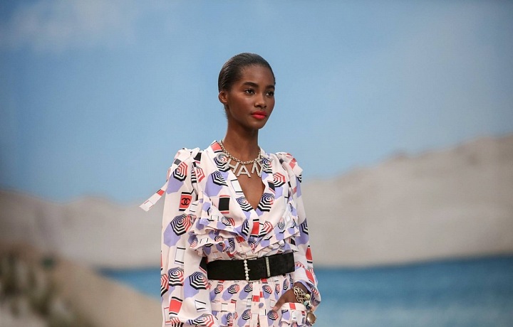 Luxusní móda pro mladé. 