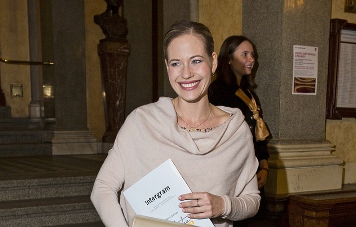 Zuzana Kajnarová - šaty VAN GRAAF