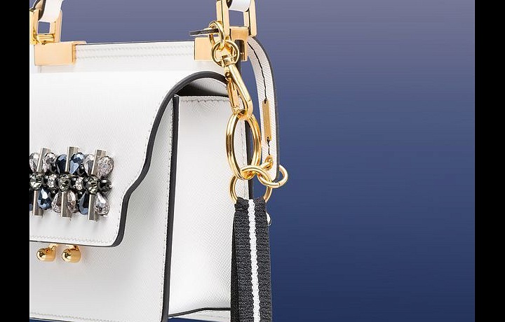 Přívěsky dodají kabelkám nový look!