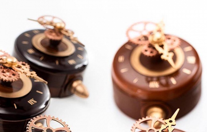 Hodiny, Amaury Guichon