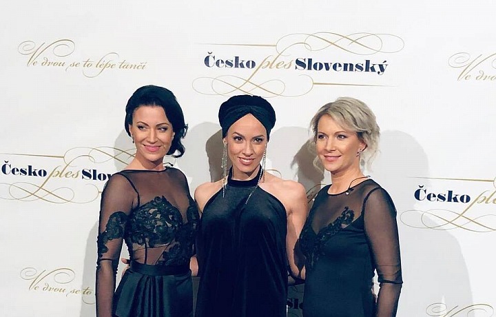 Gabriela Partyšová s kamarádkami