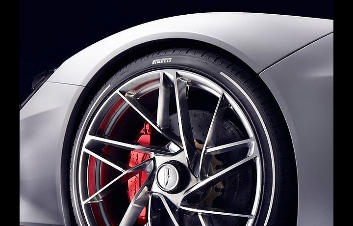 Pininfarina Battista, detail pneumatika