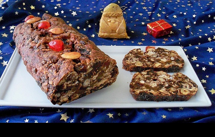 Kletzenbrot nebo také „Vánoční ovocný chléb“