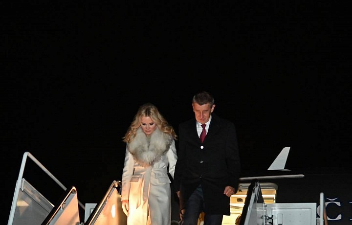 Cesta do USA, kabát Fendi, kabelka Hermès 