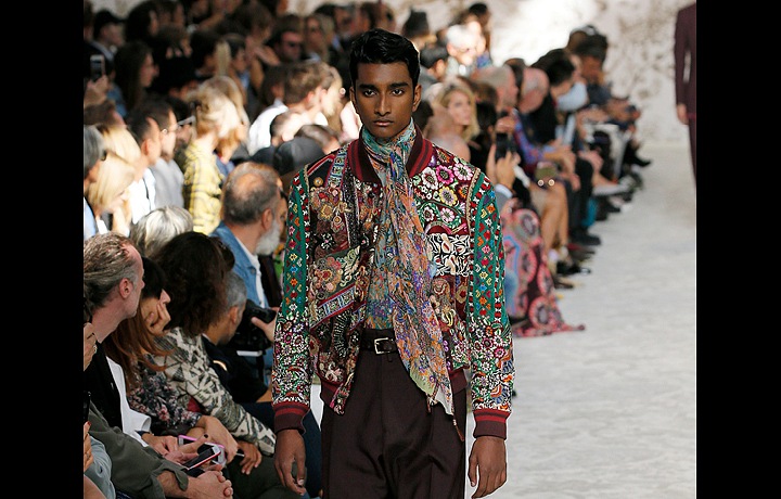 Pestrost a rozmanitost v Etro SS 2018