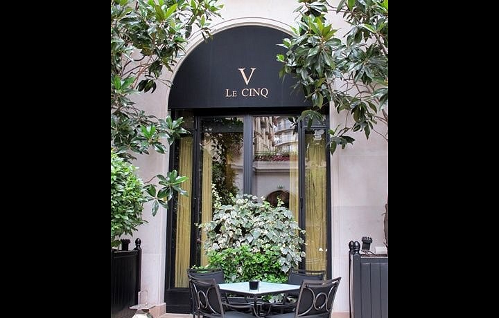 Exteriér restaurace Le Clinq