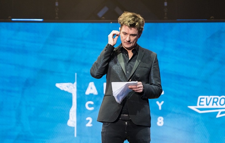 Moderátor večera Tomáš Měcháček