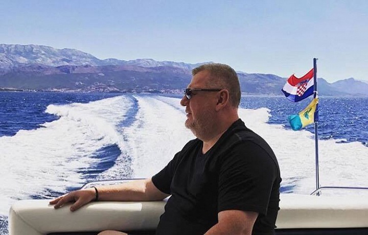 Loď patří mezi oblíbené dopravní prostředky Iva Rittiga.