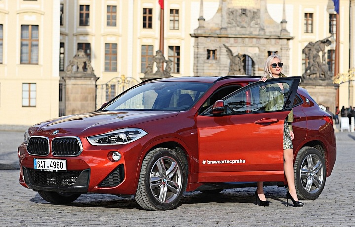 Ladies Fashion Drive: BMW X2