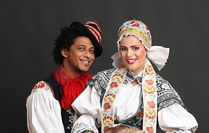 Ornella Koktová a Alex Damazio