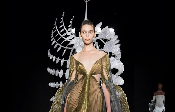 haute couture AW19/20 - kolekce Hypnóza