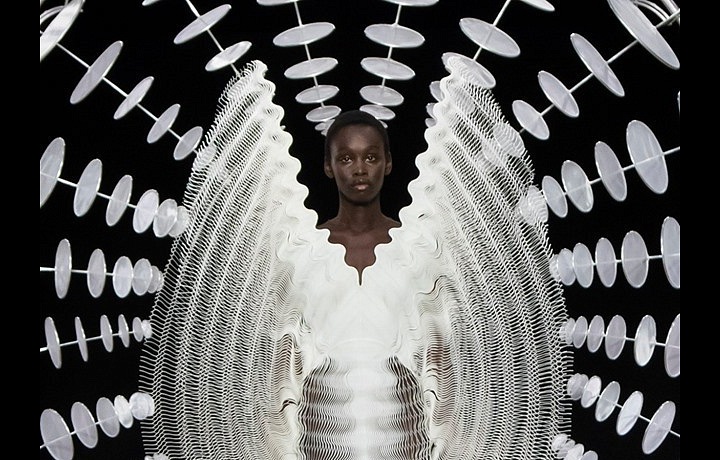 haute couture AW19/20 - kolekce Hypnóza