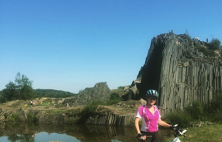 Machálková se aktivně věnuje sportu. 