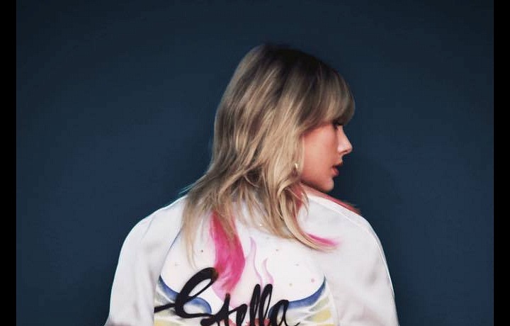 Bomber z kolekce Stella x Taylor Swift