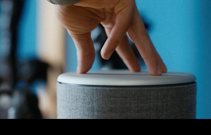 Beoplay M5 - minimalistické ovládání