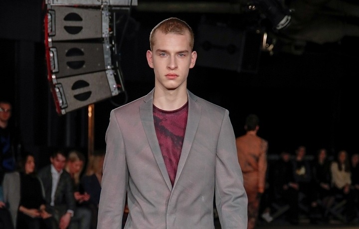 Hořčicovou vystřídala šedá