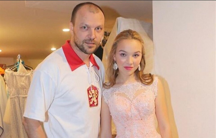 S dcerou Kačenkou si zahrál a opět zahraje v muzikálu Horečka nedělní noci. 