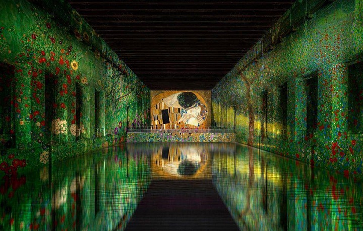 V prostoru budou čtyři bazény. 