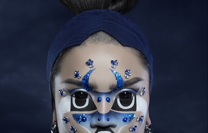 Luxusní drag make-up, Hungry