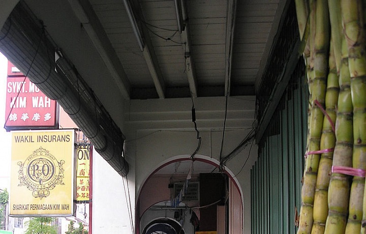 Úzká ulička shophouse