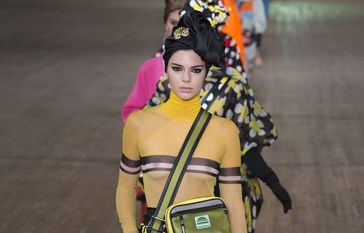 Velké motivy květin.