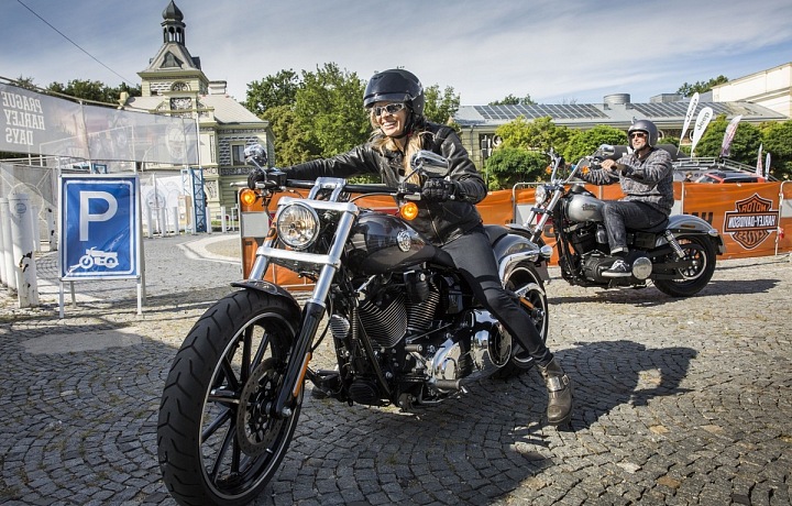 Karen Davidson, pravnučka zakladatele značky