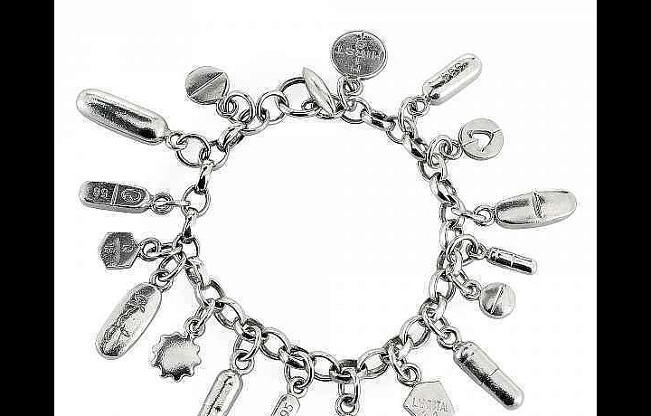 Damien Hirst, náramek