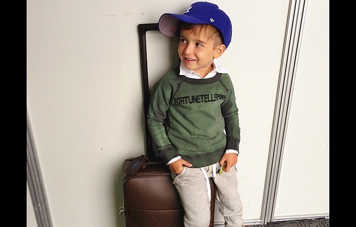 Alonso Mateo miluje módu. Nebo spíše jeho maminka?