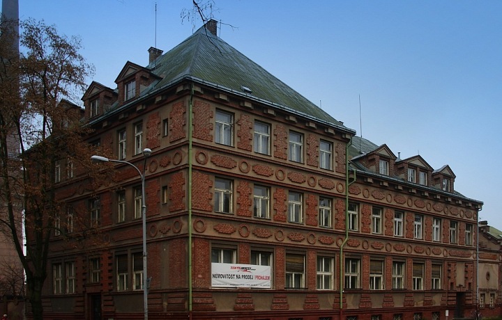 Dvůr Králové nad Labem, Správní budova Sochorovy textilní továrny, Pavel Janák 1924