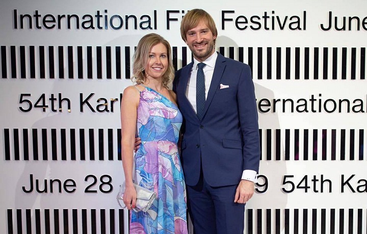 Adam Vojtěch s partnerkou Olgou.