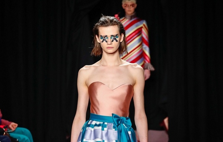 Líbí se vám luxusní lesklý materiál?