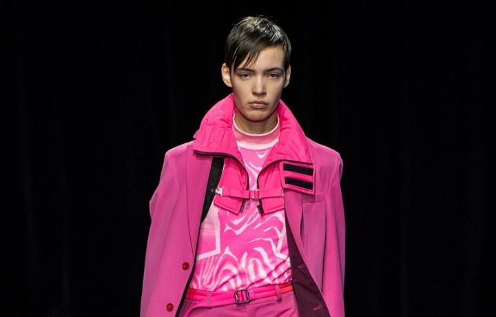 Růžová kombinace značky Kenzo