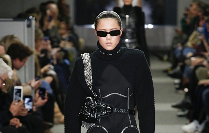 Černá elegance podle Alexandra Wanga.