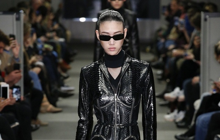 Černá elegance podle Alexandra Wanga.