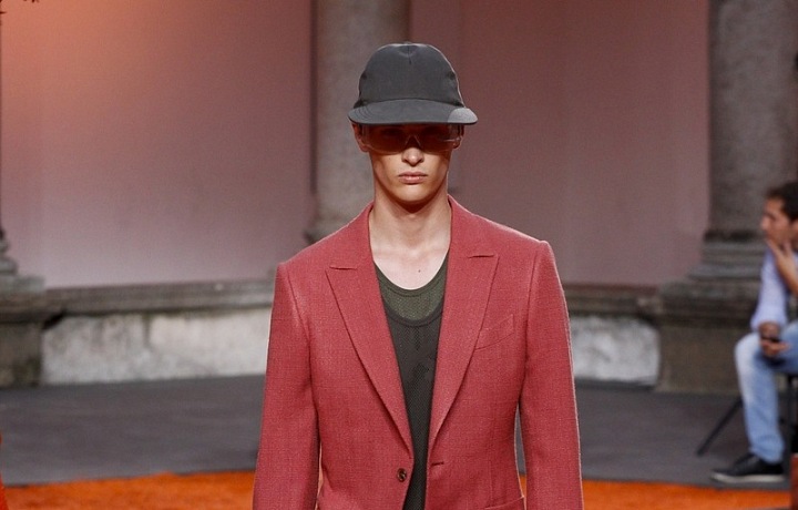 I u mužů najdete krásnou červenou.