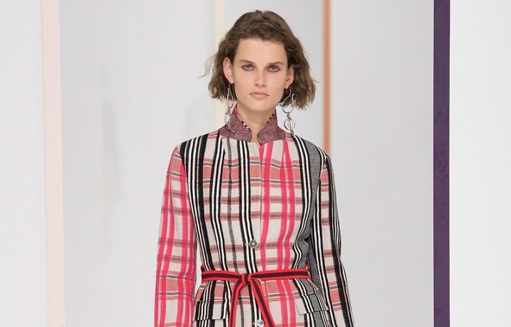 Kostka ve všech barvách i velikostech.