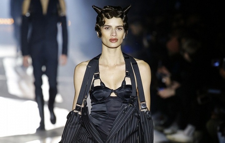 Jeremy Scott sako originálně přetvořil! 