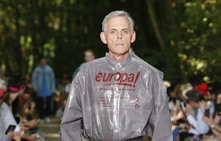 Řekněte stop dešti s kolekcí Balenciaga SS 2018
