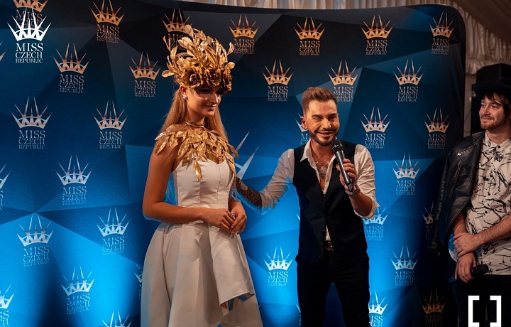 Kateřina Kasanová v národním kostýmu