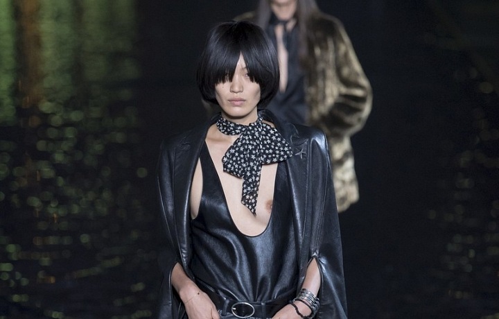 Kolekce SS19 spojuje ženskost s pánským stylem. 