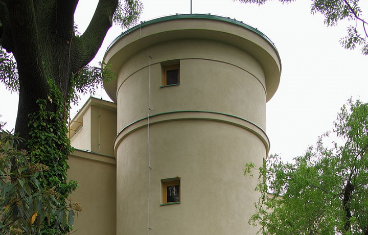 Rothmayerova vila - válcovité věže