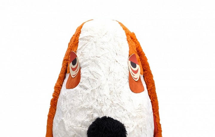 Nadrozměrný plyšový pes plukovníka Toma Parkera