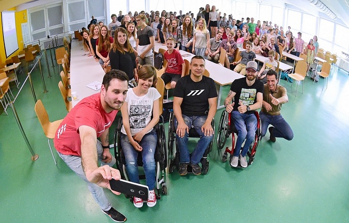 "Handicapovaní musí vědět, že kvalitní život mohoou mít i oni." 