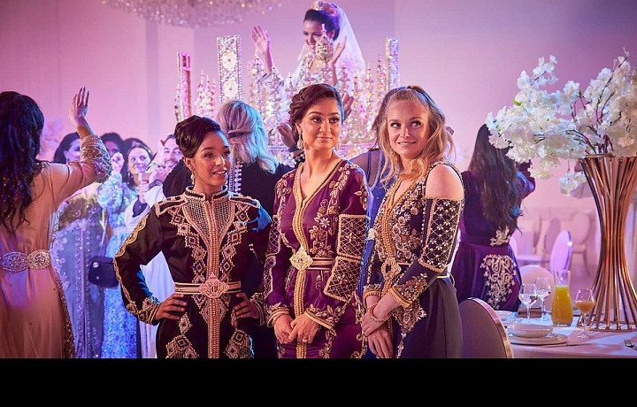 Různé outfity marocké svatby